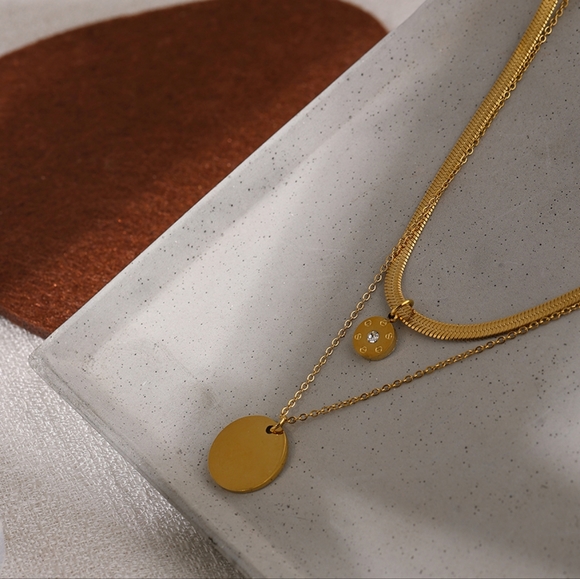 Stylish Roman Numeral Layered Necklace - Picture 3 of 5